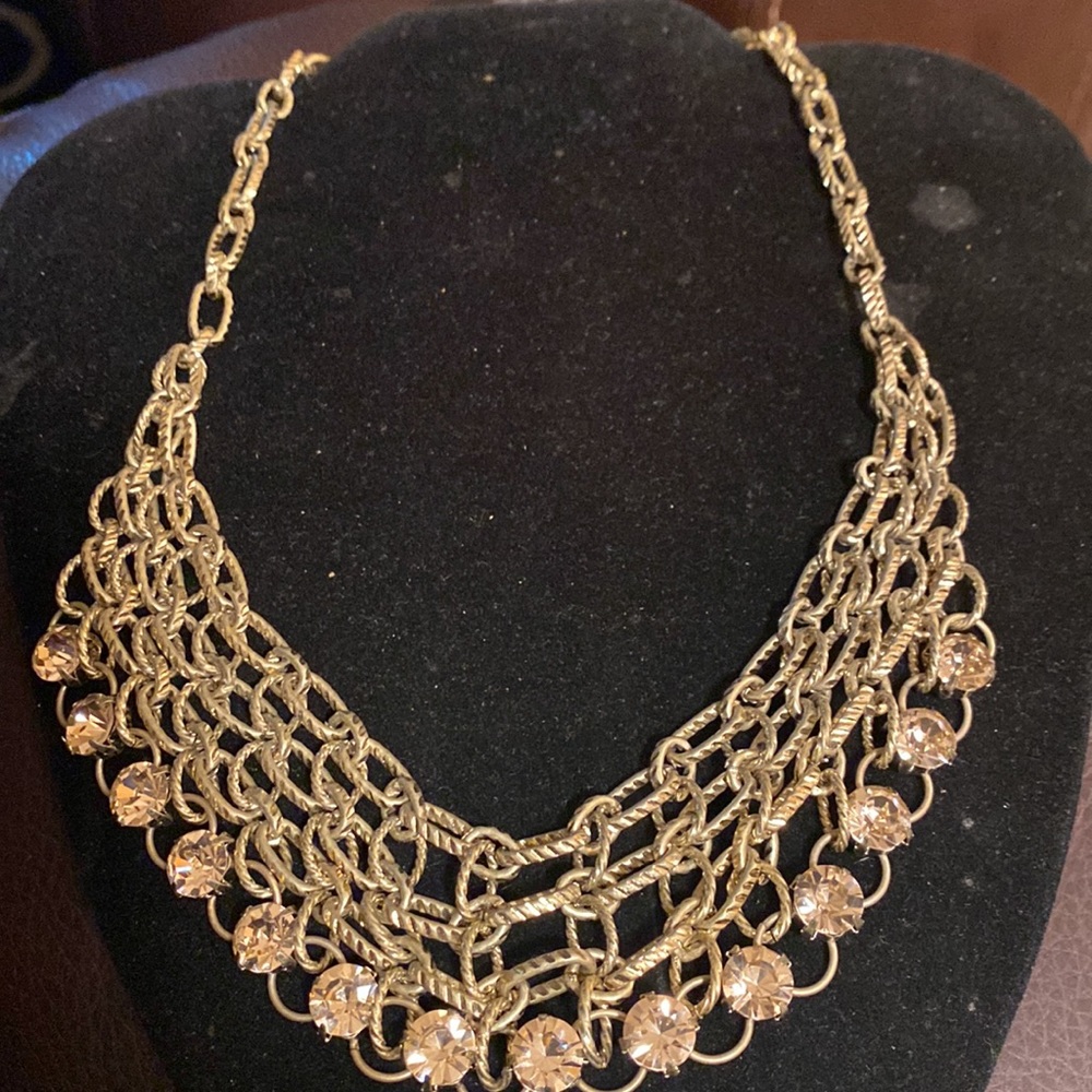 SEIGEE , Goldtone, Chain Link Net like Necklace, Peach Color like Rhinestone’s